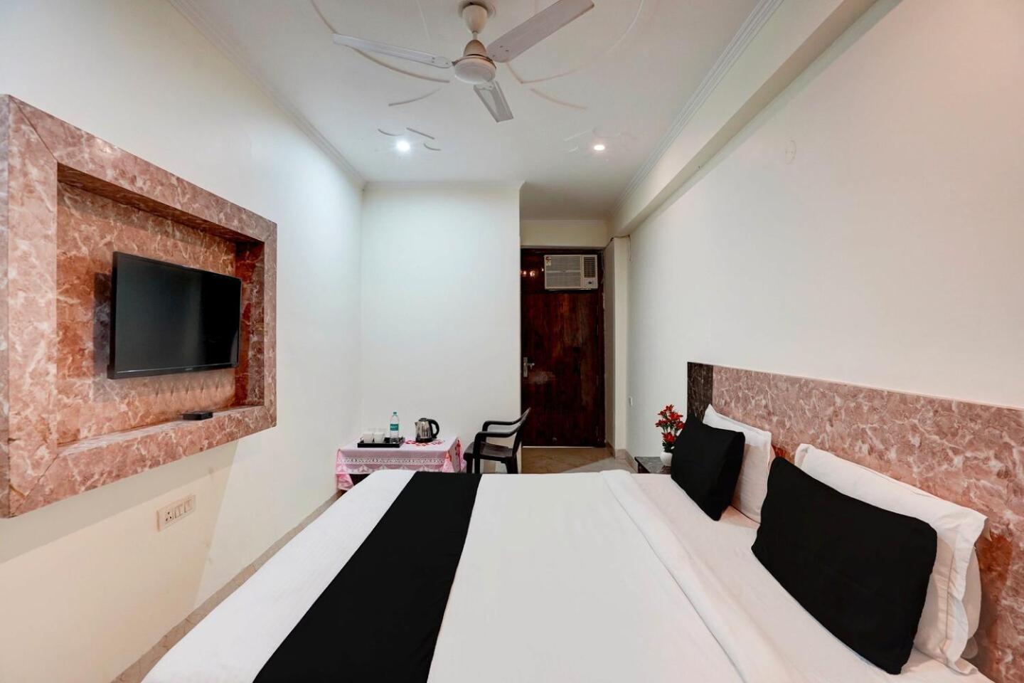 Hotel Gold Ravi 3*