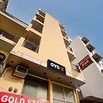 Gold Stay Ravi